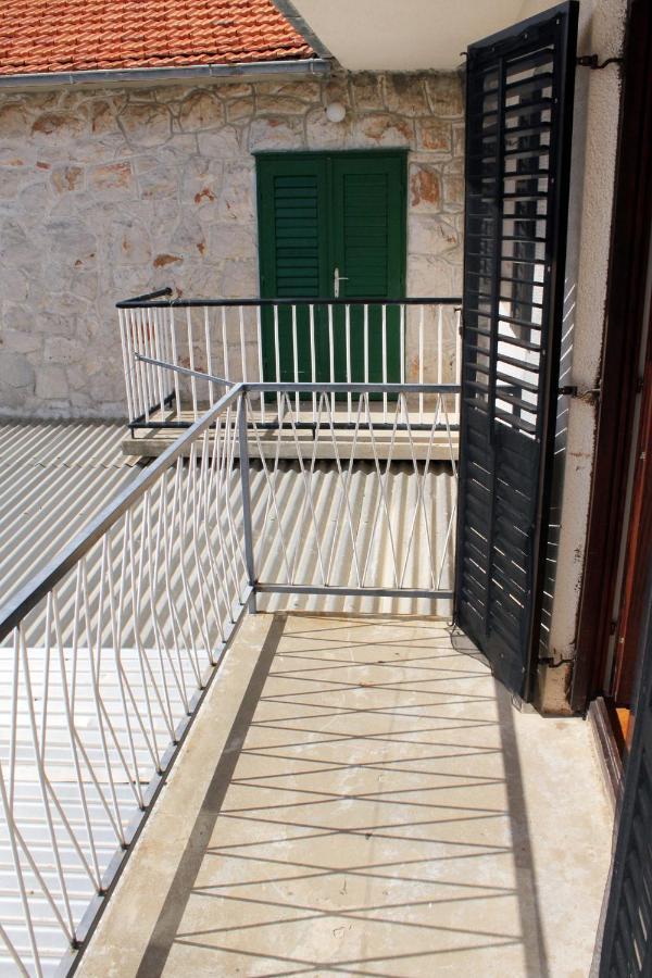 Apartments And Rooms With Parking Space Zavala, Hvar - 128 Jelsa  Ngoại thất bức ảnh